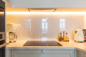 Oceanfront Villa Near Porto Historical Centre