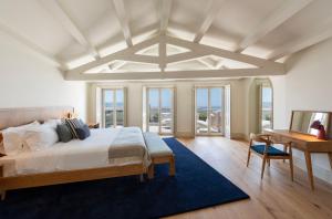 Oceanfront Villa Near Porto Historical Centre