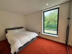 Industrial Chic 1BD House by Kings Cross