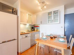 Apartment Les Coteaux de la Nartelle-20 by Interhome