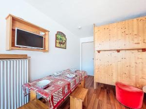 Apartment Chavière 120 by Interhome