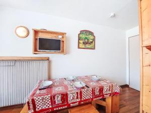 Apartment Chavière 120 by Interhome