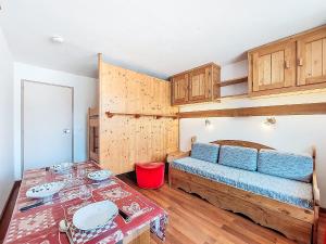 Apartment Chavière 120 by Interhome