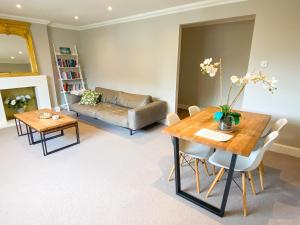 Exquisite Top Floor Flat Heart of Chelsea