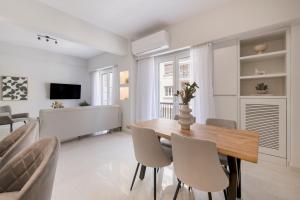 Warm Athenian 2BR Apartment by Acropolis Hill by UPSTREET