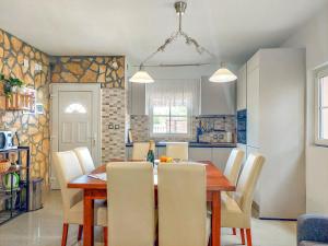 Holiday Home Mikac by Interhome