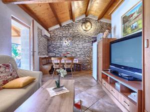 Holiday Home Pinezici-2 by Interhome