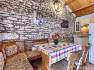 Holiday Home Pinezici-2 by Interhome