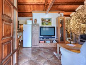 Holiday Home Pinezici-2 by Interhome