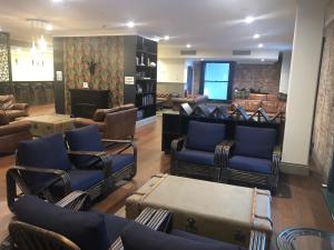 City Views Apt FREE Parking WIFI Gym Pool