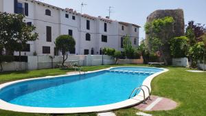 Acogedor adosado con piscina