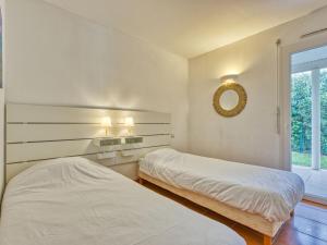 Maisons de vacances Holiday Home Eden Parc by Interhome : photos des chambres