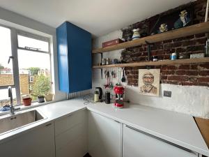 Chic 1BD Loft-Style Flat Heart of North London