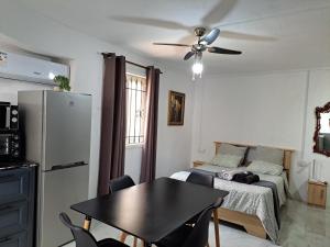 R Garden Studio 2 moderne pour couple dans un cadre relaxant et confortable