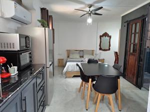 R Garden Studio 2 moderne pour couple dans un cadre relaxant et confortable