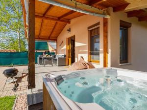 Holiday Home Hullám by Interhome