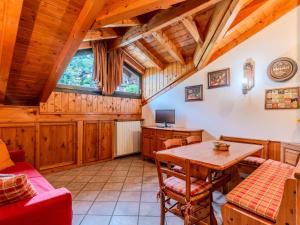 Apartment Deliziosa Mansarda by Interhome