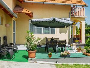 Apartment Baum by Interhome