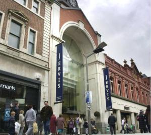 1BD City Pad Shop & Stroll