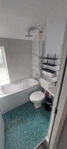 1BD City Pad Shop & Stroll