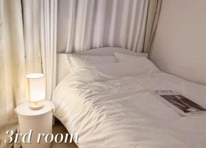 #무료짐보관 #3룸 #침대5개 #루프탑 #한강 #당산역5분 #홍대 #합정 #공항버스 #16평 #단체 #301호