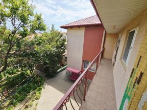 Casa Dobrescu cata si miha