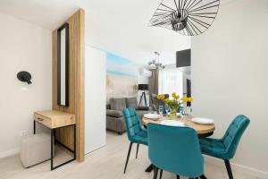 Seaside Apartment with Parking, Air Conditioning and Elevator Close to the Beach by Noclegi Renters