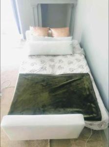 Hilltop 2-BR Home with Sea Views, Terrace & Garden