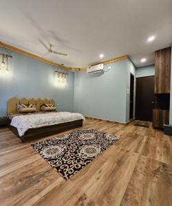 Rajputana Palace with Private Pool by Homeyhuts