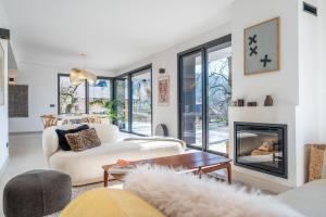 Villas MENTHON- Villa W Architecte 2 pas du lac by LLA SELECTIONS : photos des chambres