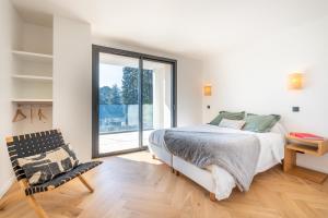 Villas MENTHON- Villa W Architecte 2 pas du lac by LLA SELECTIONS : photos des chambres