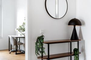 EXQUIS Design 2BR Apartment HANSEN I Balcony I Mercedes & US Army I Parking I Stuttgart