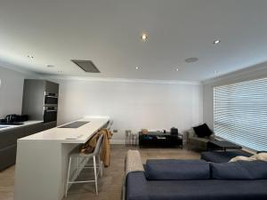 Hidden 2BD Gem Opposite Hyde Park