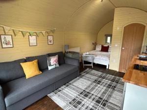 Rose Glamping Pod with Hot Tub