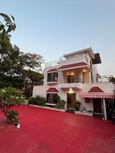 Royal Villa 2 - Luxurious 3BHK Villa with Huge Pvt Swimming Pool