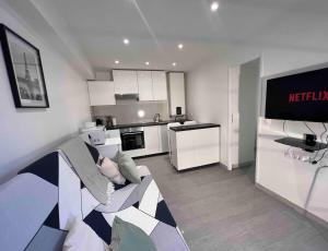 F2 Independent new city center Epône