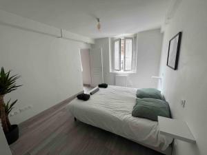 F2 Independent new city center Epône