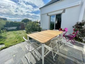 Villas Maison 4 pieces avec jardin clos, terrasse et WIFI - Proche plage et commerces - Animaux admis - FR-1-478-250 : Villa