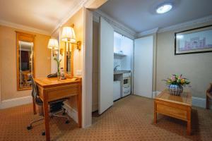 Single Studio room in Grange Buckingham Hotel
