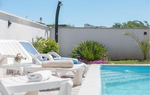 Cozy Apartment In Umag With Wifi