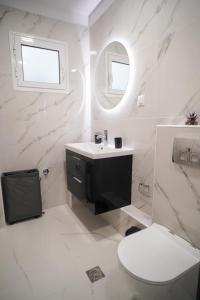 Elarion Elegant Port Apartment