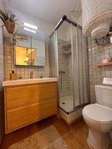 Appartements SERENATA - Studio climatise sur le Port - Piscine & Tennis : photos des chambres