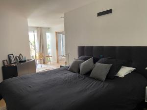 Villas Superbe villa de plain pied avec piscine et jardin : photos des chambres