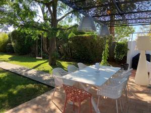 Villas Superbe villa de plain pied avec piscine et jardin : Villa