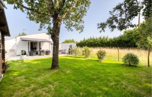 Maisons de vacances Cozy Home In Dolus-D-oleron With Wifi : photos des chambres