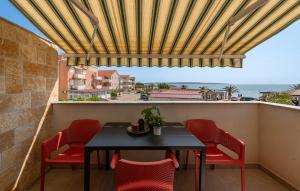 Lovely Apartment In Povljana With Wifi