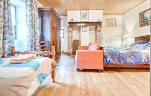 Maisons de vacances Stunning Home In Plazac With Wifi : photos des chambres