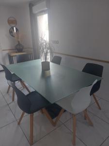 Villa de standing avec piscine et climatisation