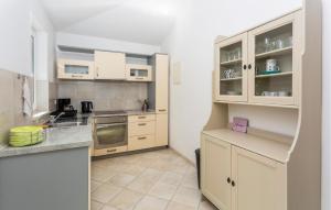 Stunning Home In Gabonjin With Wifi