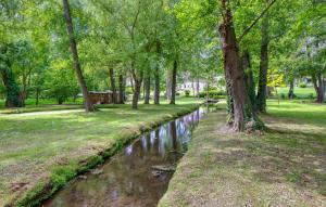 Maisons de vacances Stunning Home In Fontaine-Henry : photos des chambres